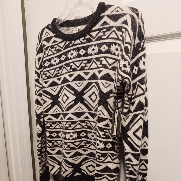 Forever 21 Cream & Charcoal Tribal Aztec sweater - Picture 3 of 7